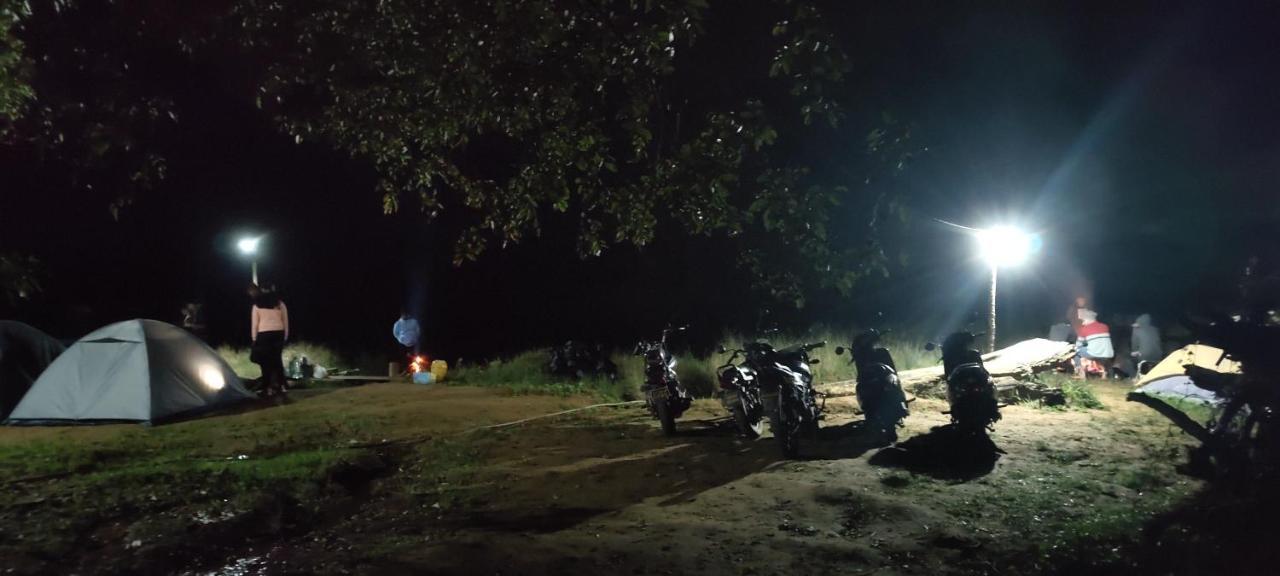 מדיקרי Coorg River Rock Camping מראה חיצוני תמונה