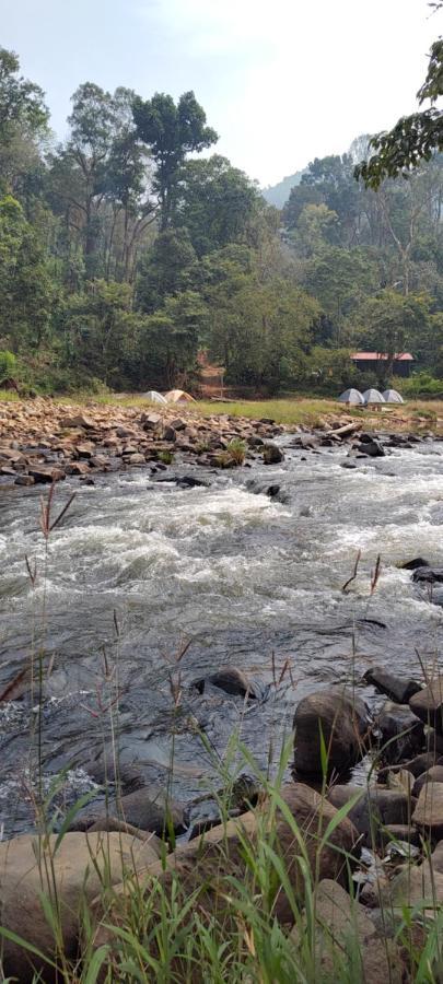 מדיקרי Coorg River Rock Camping מראה חיצוני תמונה